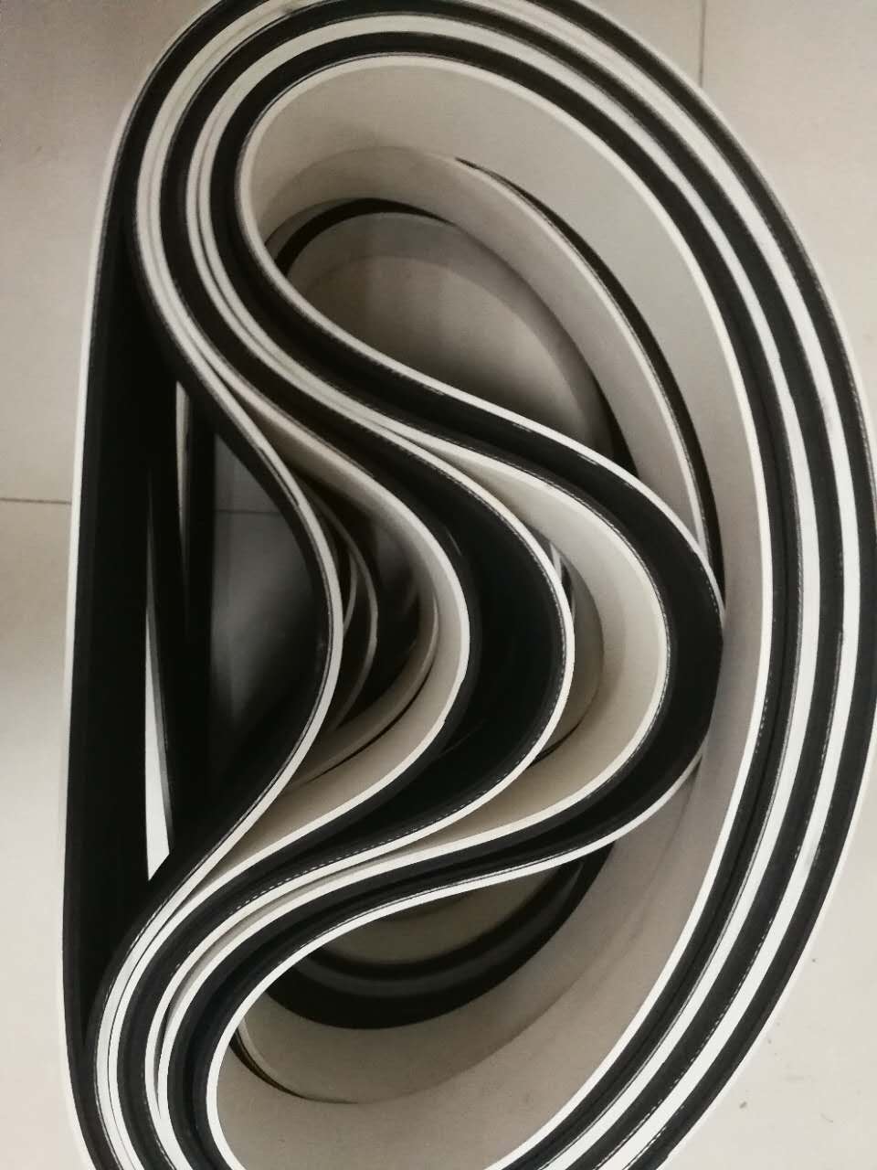 塑膠牽引機(jī)皮帶的安裝注意事項(xiàng) 塑膠牽引機(jī)皮帶的安裝注意事項(xiàng)